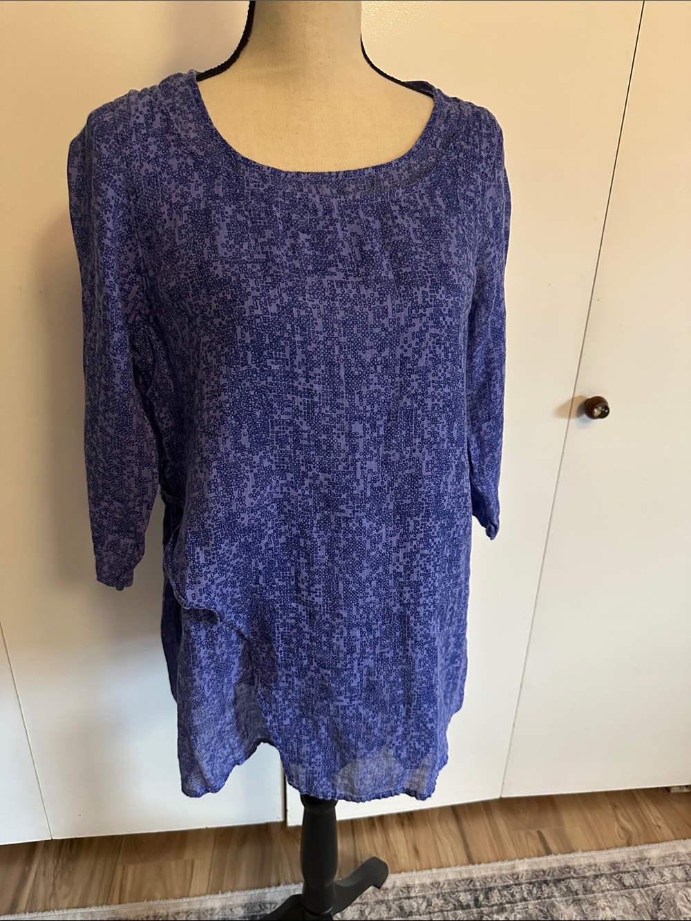 Relaxed Scoop-Neck Tunic in Violet Blue